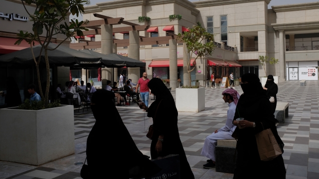 Saudi women in a shopping center