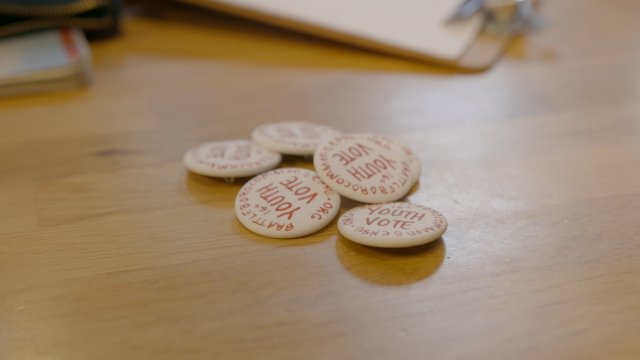 Buttons promoting lower voting age