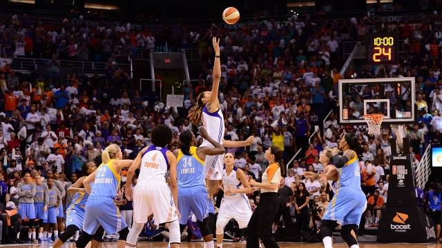 Phoenix Mercury and Chicago Sky play in the WNBA finals in 2014