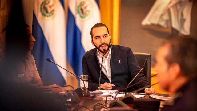 El Salvadoran President Nayib Bukele meets with his security cabinet.