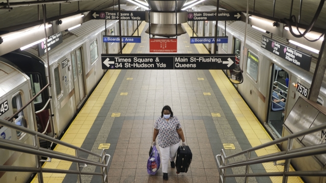 New Yorker wearing mask in subway