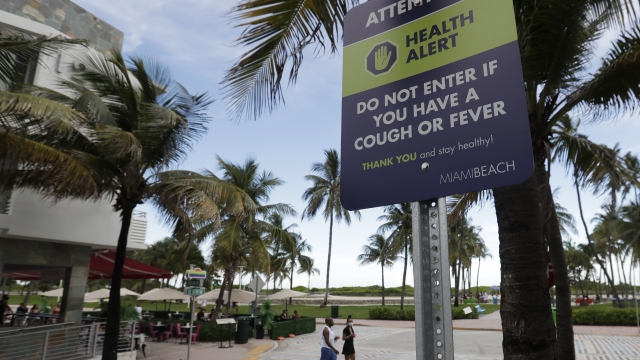 Health warning sign posted at Miami Beach