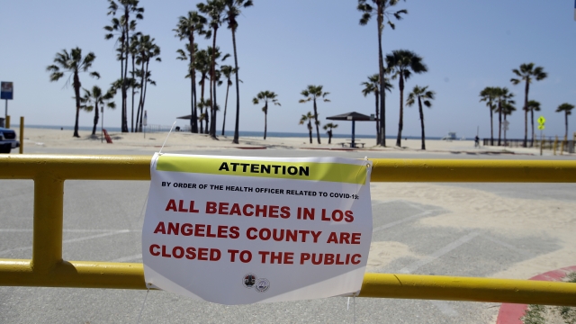 Sign announcing beach closure