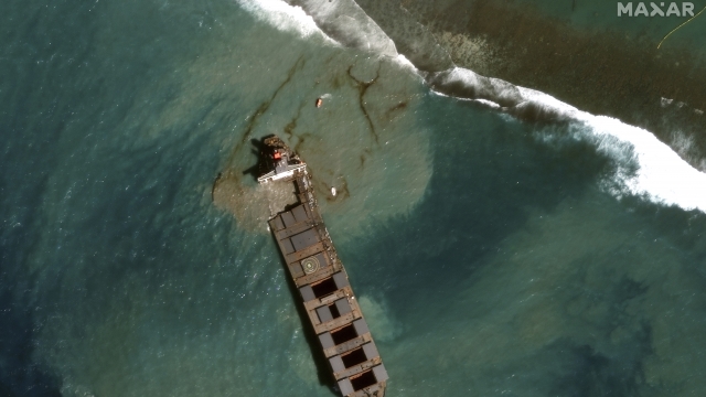 Satellite image showing an aerial view of the MV Wakashio.