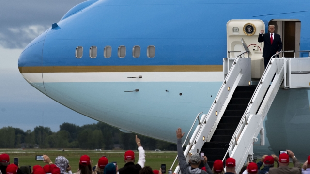 Pres. Trump exits Air Force One