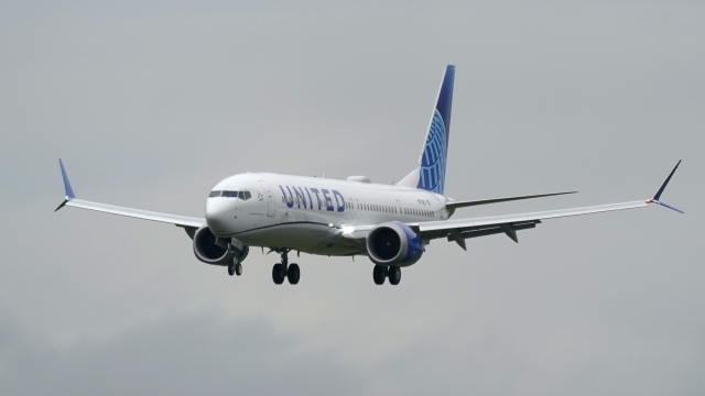 A United Airlines 737 MAX 9