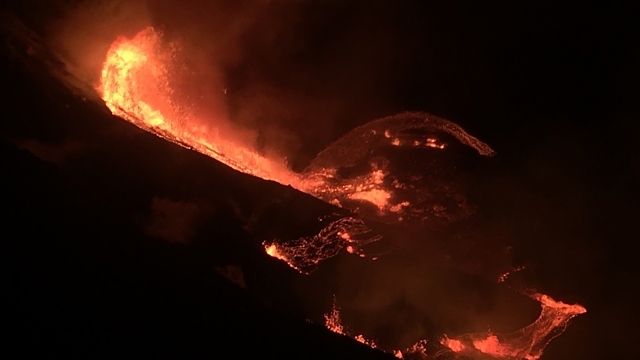 Lava flows within the Halema’uma’u crater of the Kilauea volcano