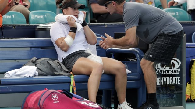 Bianca Andreescu talks with her coach Sylvain Bruneau, who tested positive for the coronavirus.