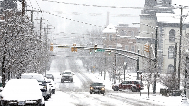 Snowy street in Richmond, VA