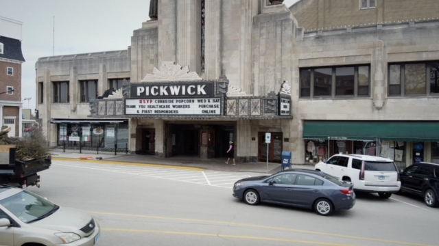 Picture outside of Pickwick theater in Park Ridge, Illinois