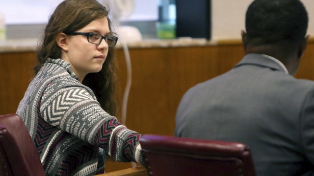 Anissa Weier passes a note to defense attorney Joseph Smith Jr. during closing arguments in her case