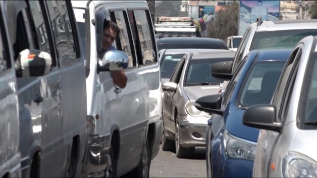 Long lines for gas in Beirut
