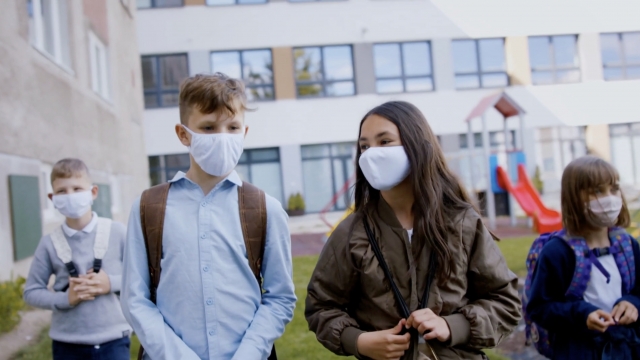 Students wear masks in school