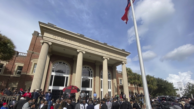 A photo shows hundreds of pastors rallying and praying outside of the Glynn County Courthouse in Brunswick, Ga.