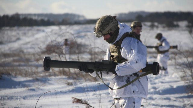 A Ukrainian soldier trains using the U.S. M141 Bunker Defeat Munition