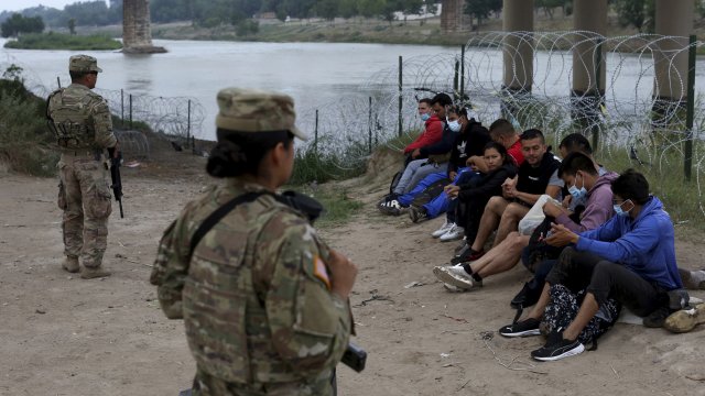 Migrants who had crossed the Rio Grande river into the U.S.
