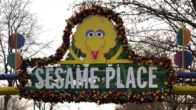 Big Bird on sign near an entrance to Sesame Place