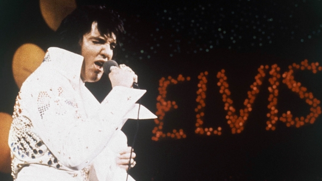 1972 photo of Elvis Presley.