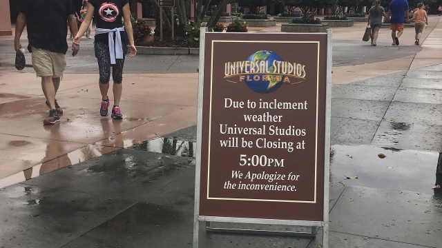 Park guests depart from Universal Studios