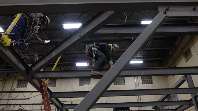 Men training to become ironworkers