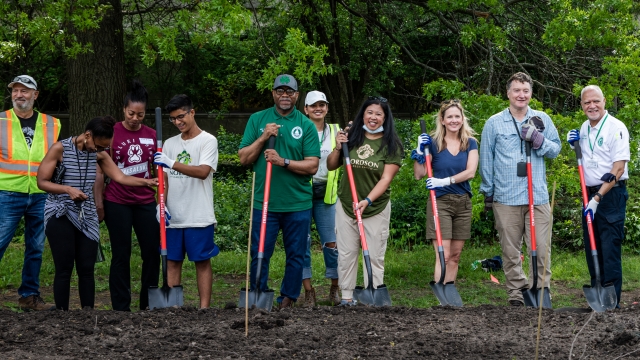 A group of Nordson Green Earth Foundation volunteers