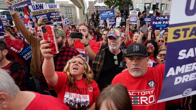 United Auto Workers members attend a rally in Detroit, Friday, Sept. 15, 2023
