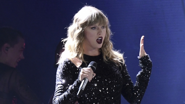 Taylor Swift performs during her "Reputation Stadium Tour" at MetLife Stadium