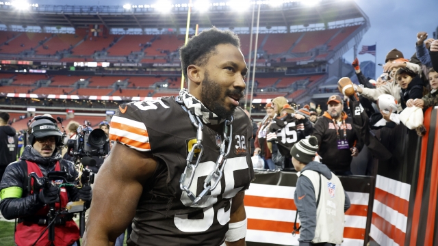 Browns' Myles Garrett fined $25,000 by NFL for criticizing officials