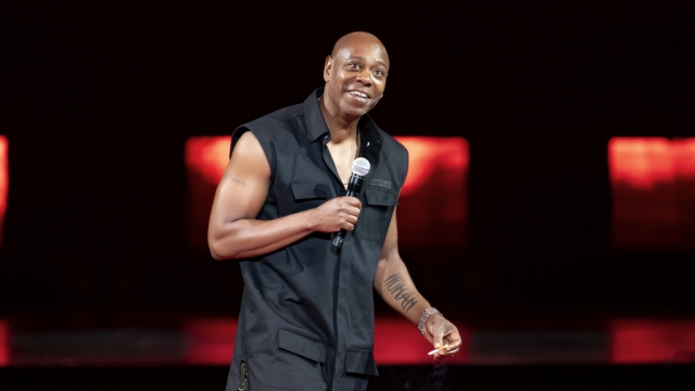 Dave Chappelle abruptly ends show after spotting cellphone in audience