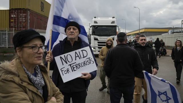 Israeli activists block the exit of Ashdod port to stop trucks
