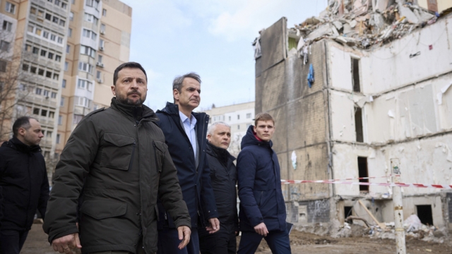 Russian missile strike narrowly misses Zelenskyy while touring Odesa