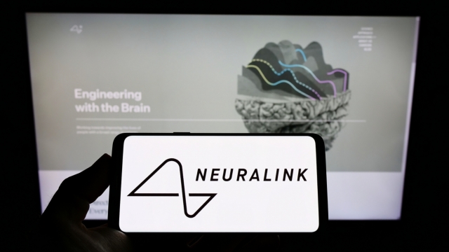 First human Neuralink patient appears to show how brain implant works