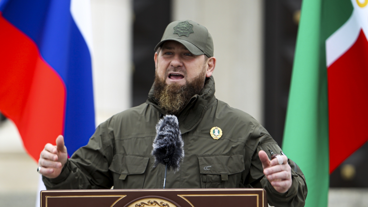 Chechen Warlord Claims He Met With Troops Miles from Kyiv (VIDEO)