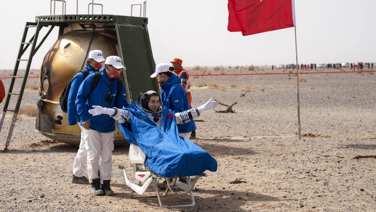 Chinese astronaut returns from space