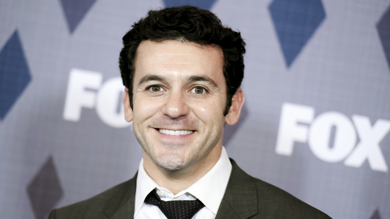 Actor Fred Savage.