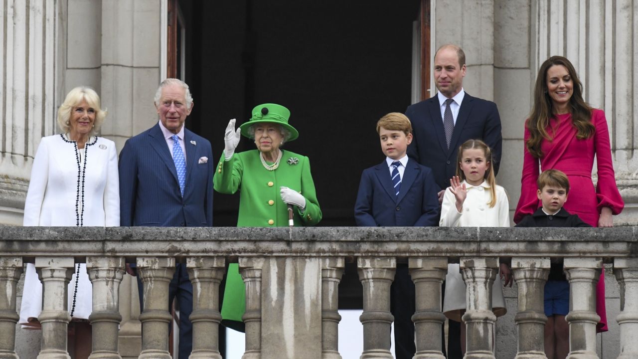 The royal family stands on the balcony at the end of the Platinum Jubilee Pageant held outside Buckingham Palace