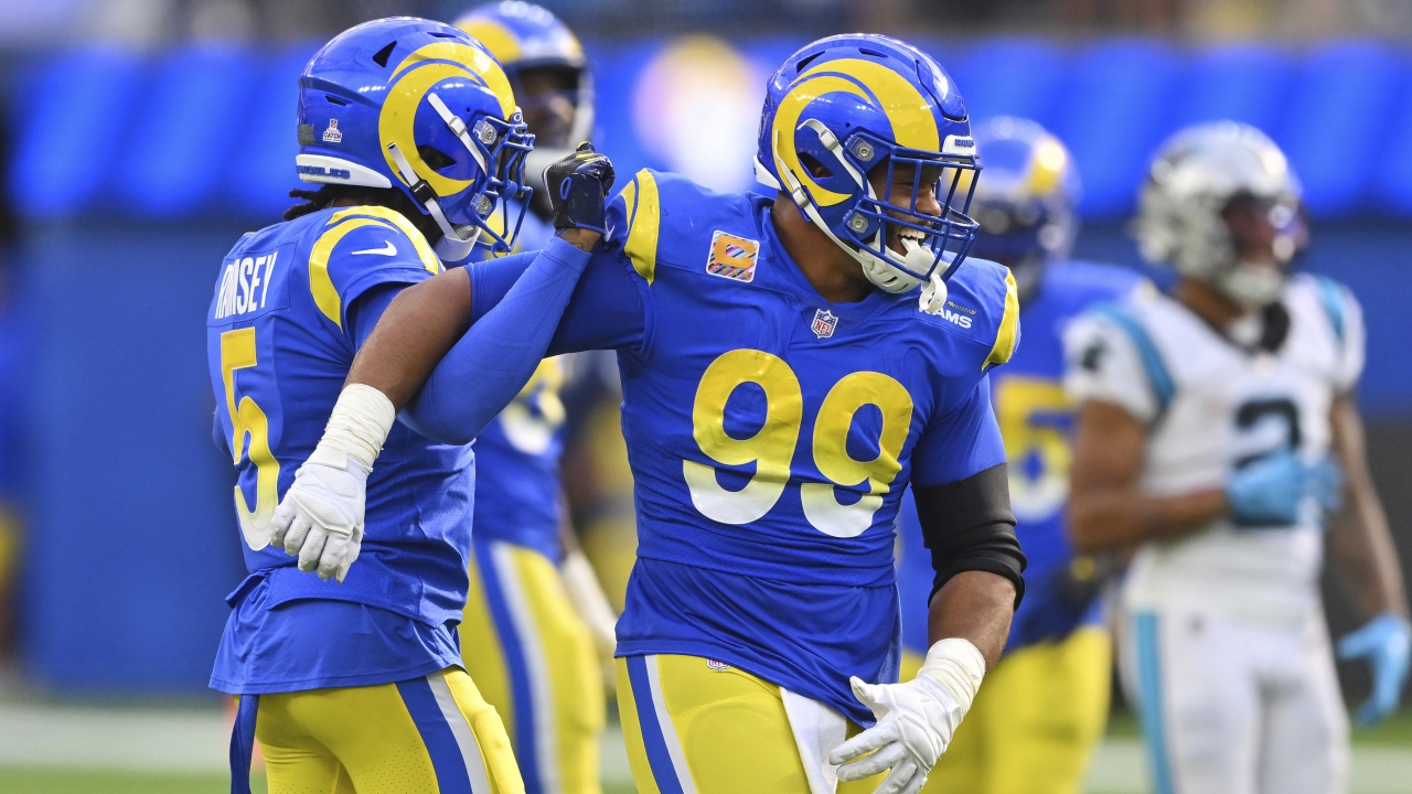Cornerback Aaron Donald during a Los Angeles Rams game.