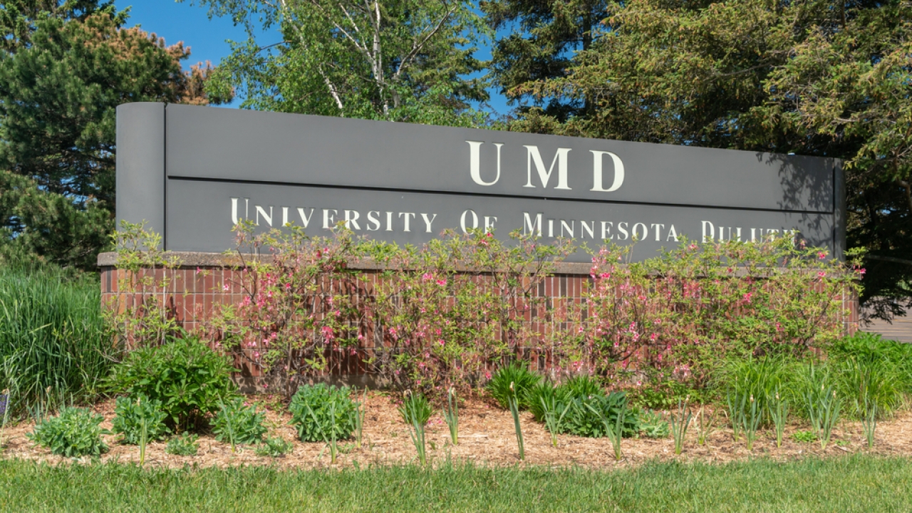 University of Minnesota Duluth sign.