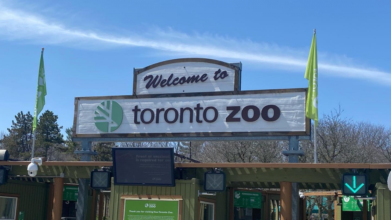 Entrance to the Toronto Zoo