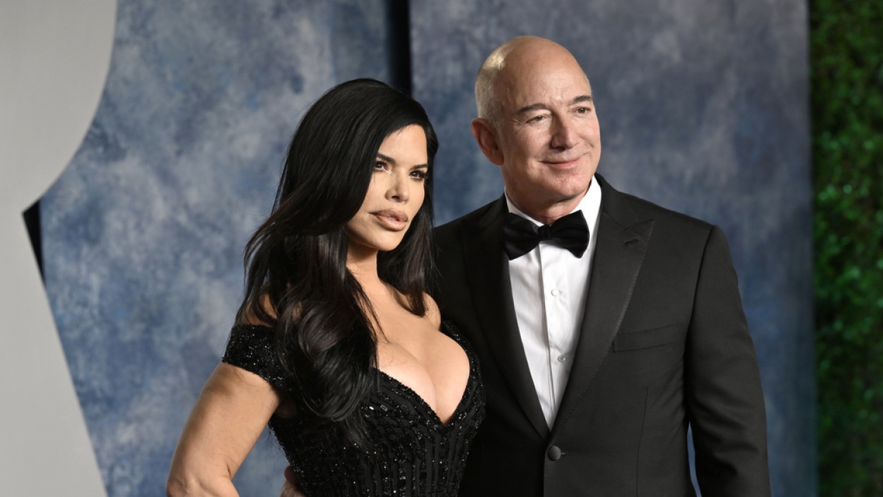 Lauren Sanchez and Jeff Bezos arrive at the Vanity Fair Oscar Party.