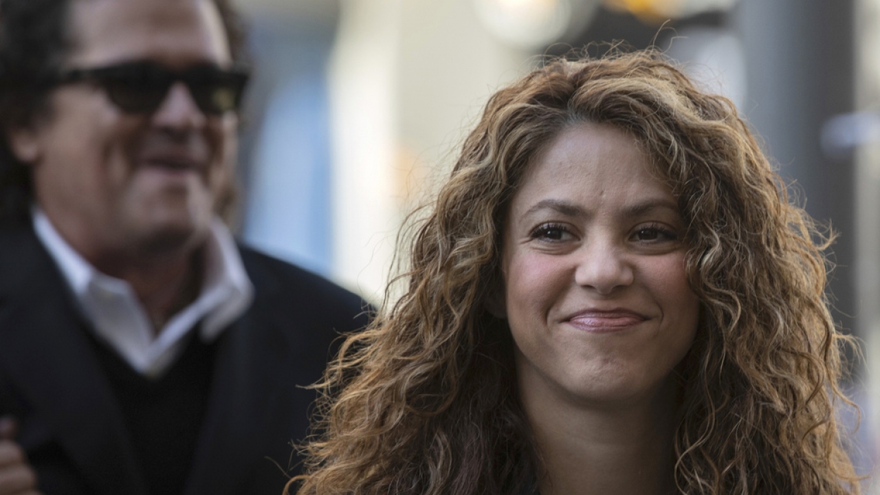 Shakira arrives at court.