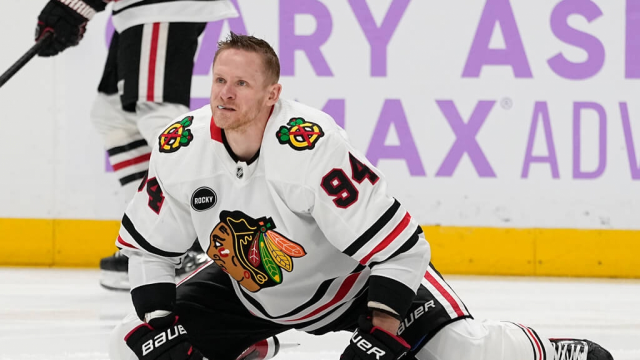 Chicago Blackhawks right wing Corey Perry