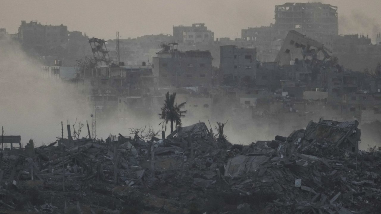 Israeli offensive shifts to southern Gaza, driving up death toll