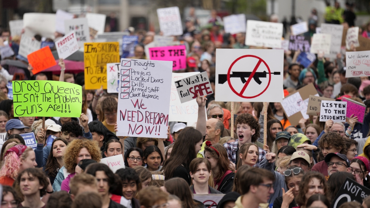 Students protest gun violence in schools in Tennessee.