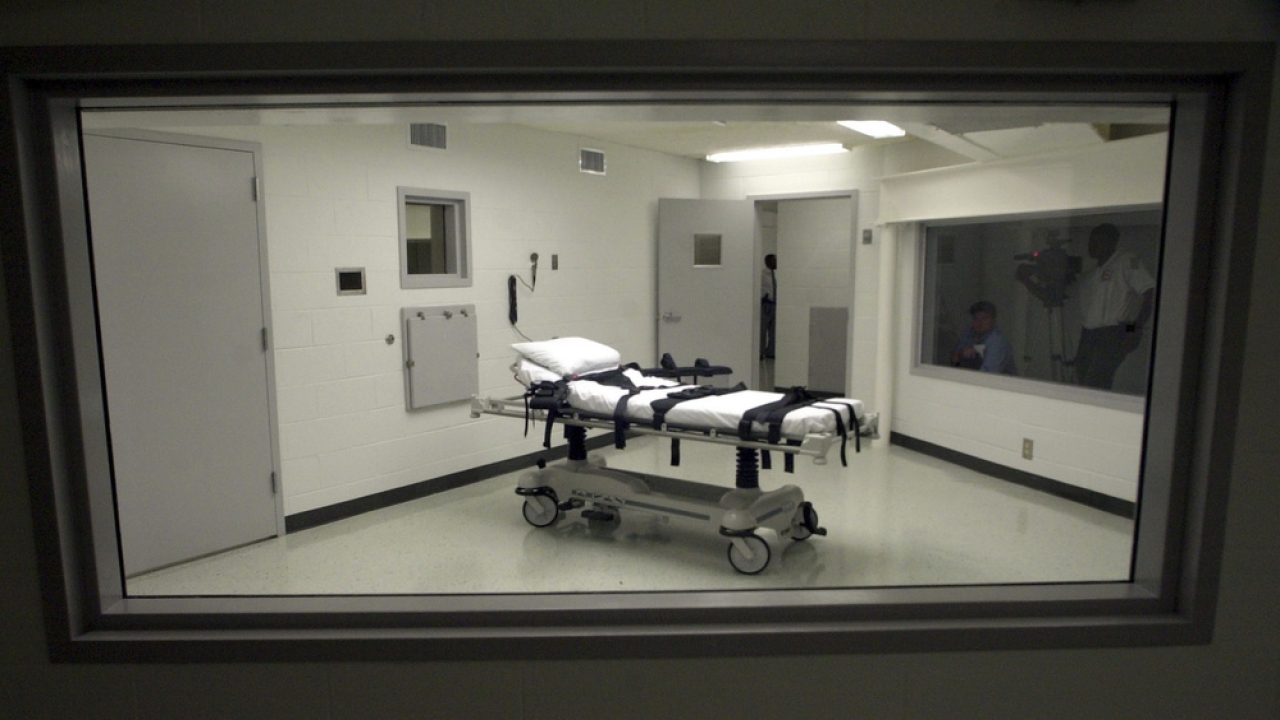 Alabama's lethal injection chamber at Holman Correctional Facility is shown.