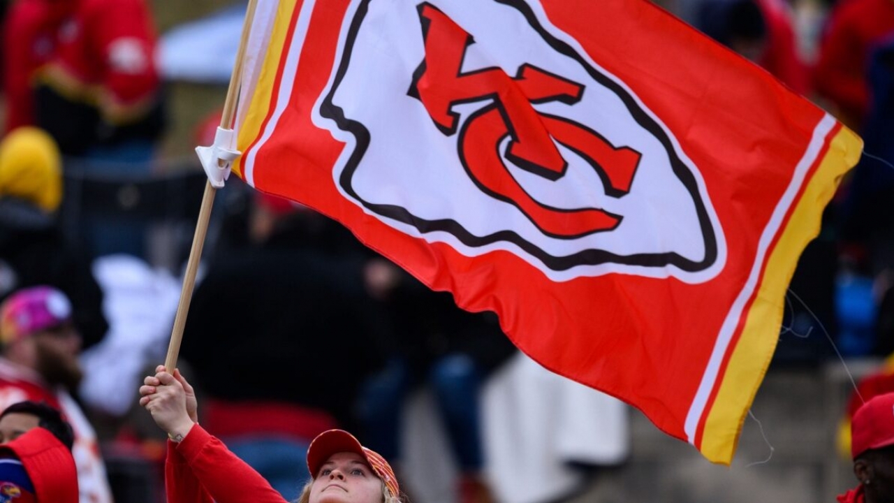 Fan waves a Kansas City Chiefs flag