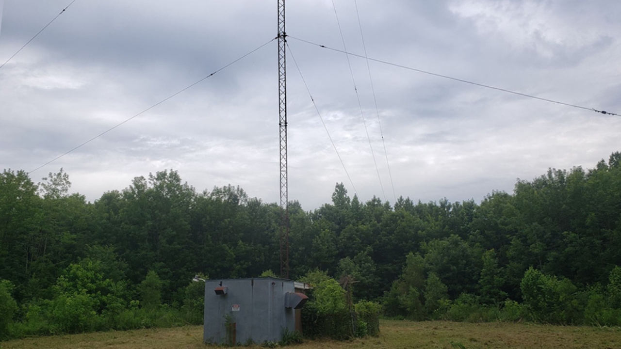 WJLX 1240 AM - Tower and equipment