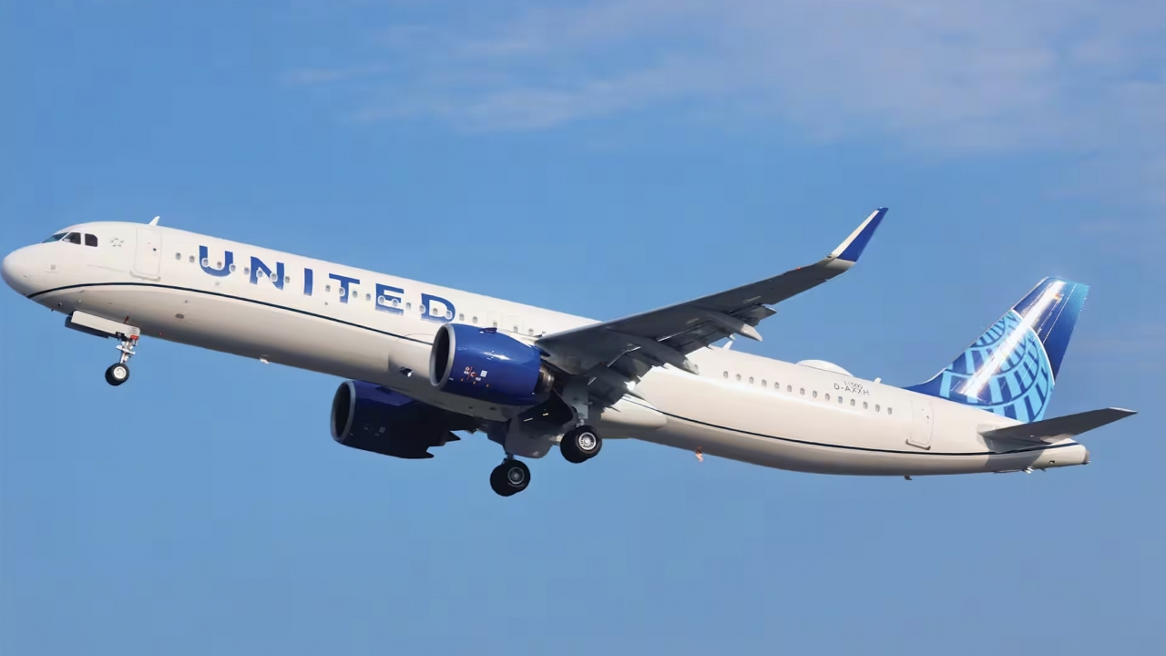 Mexico-bound plane lands in LA in 4th emergency this week for United