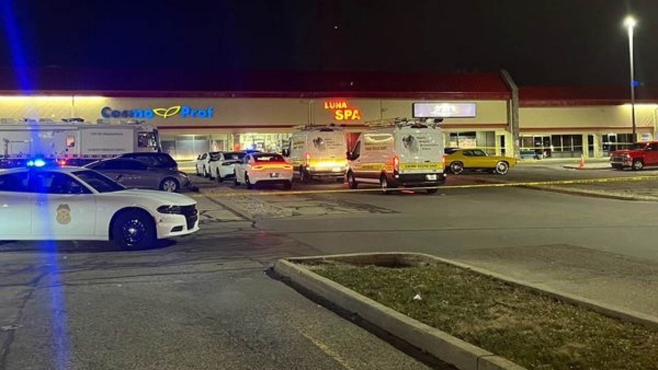 1 dead, 5 injured during shooting outside Indianapolis bar