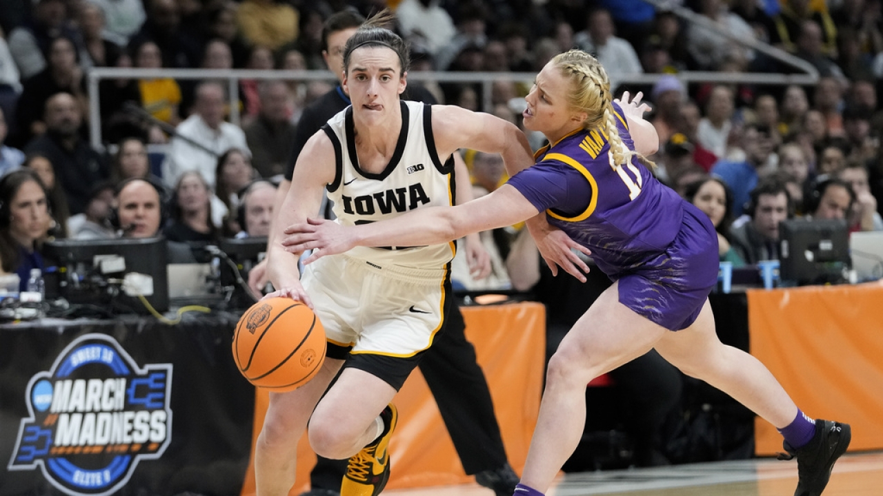 Iowa knocks defending champion LSU out of NCAA women's tournament